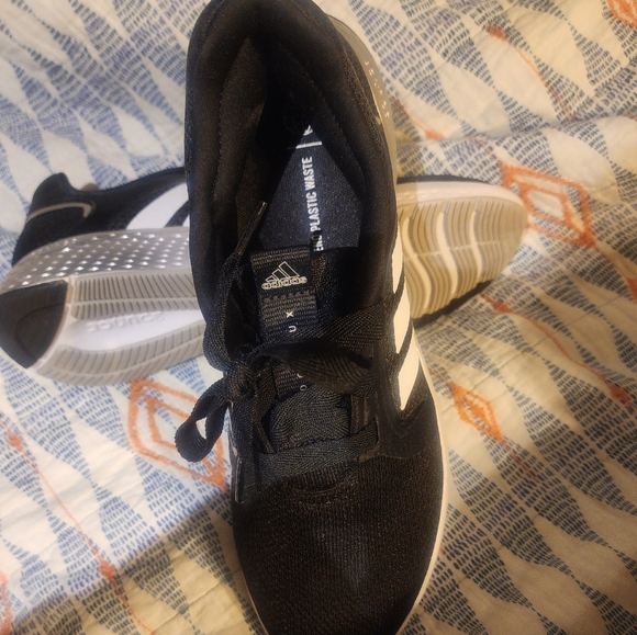 Adidas Women's Black edge running Shoes 👟 - Picture 9 of 13